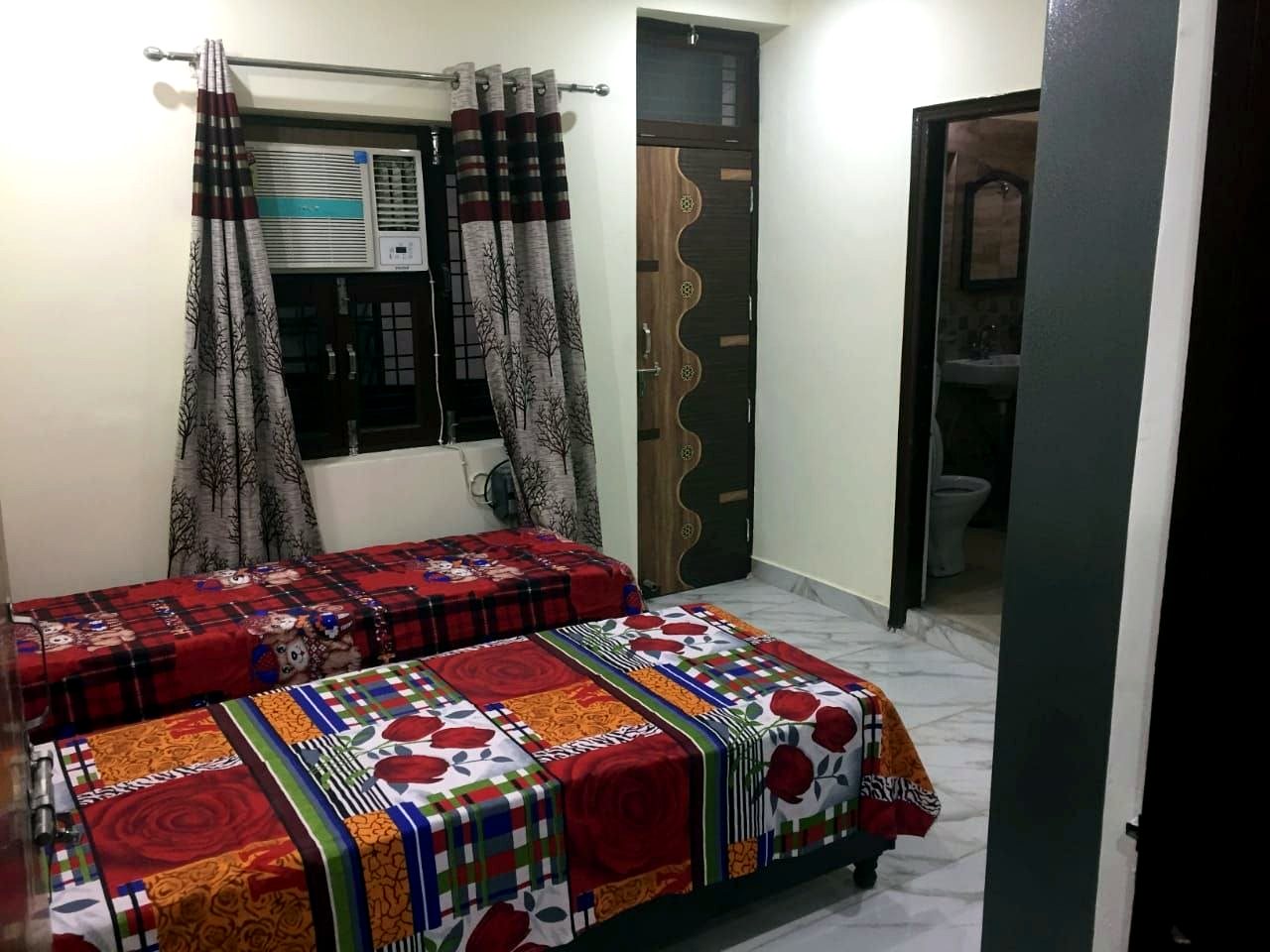 Room at Star Stayz Sector 15