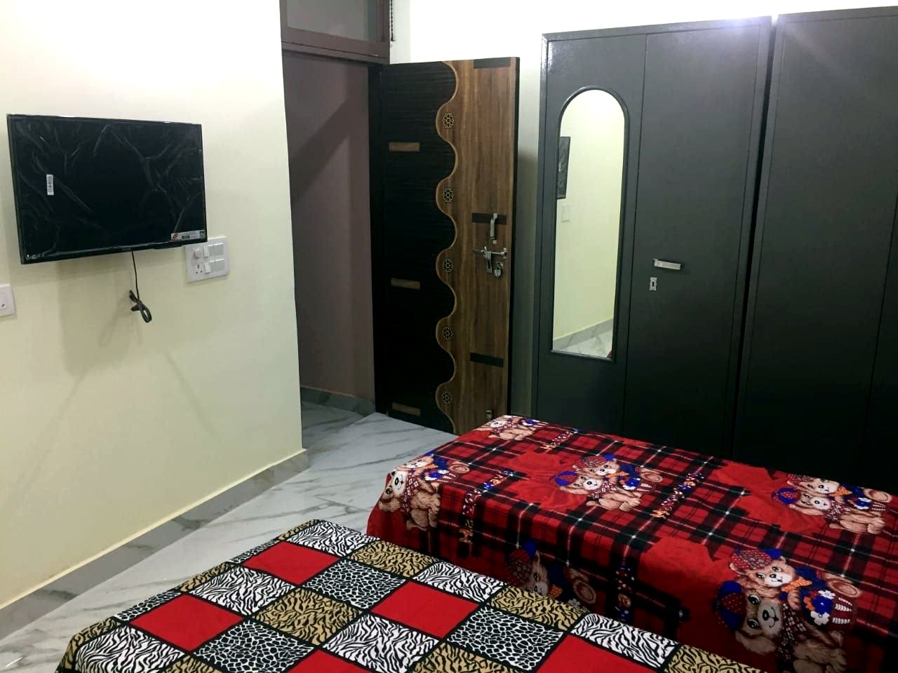 Room at Star Stayz Sector 15