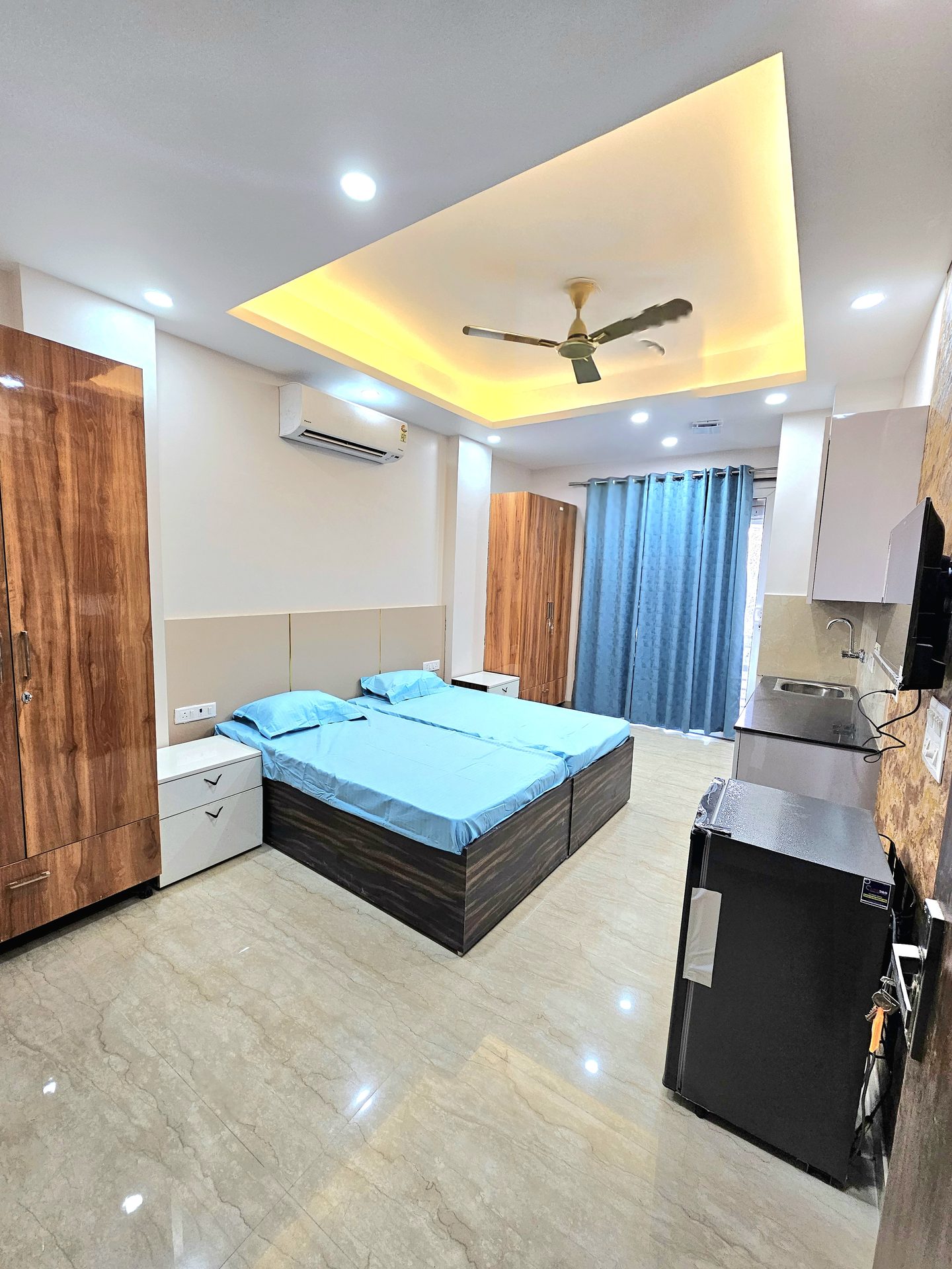 Room at Star Stayz Sector 52
